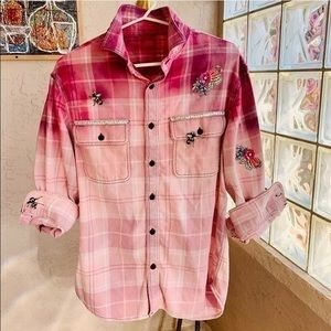 💖Acid Washed Pink Plaid Buttondown OOAK 🐝 w🌹